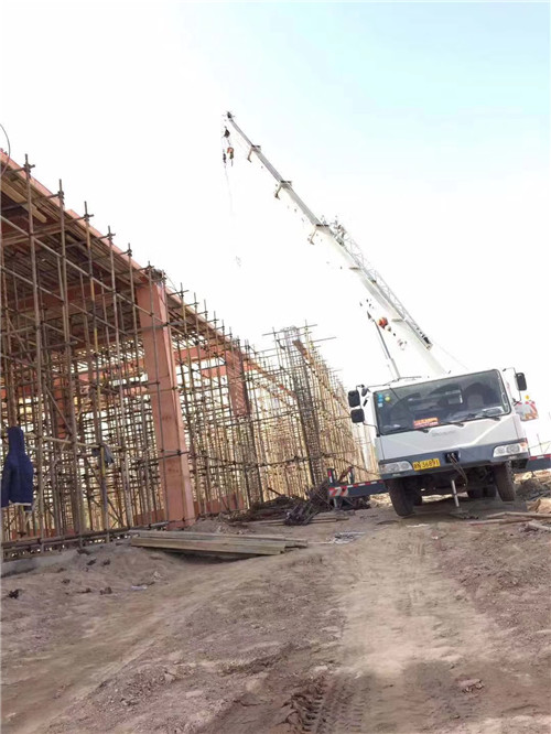 江陵县吊车作业的安全注意事项有哪些？